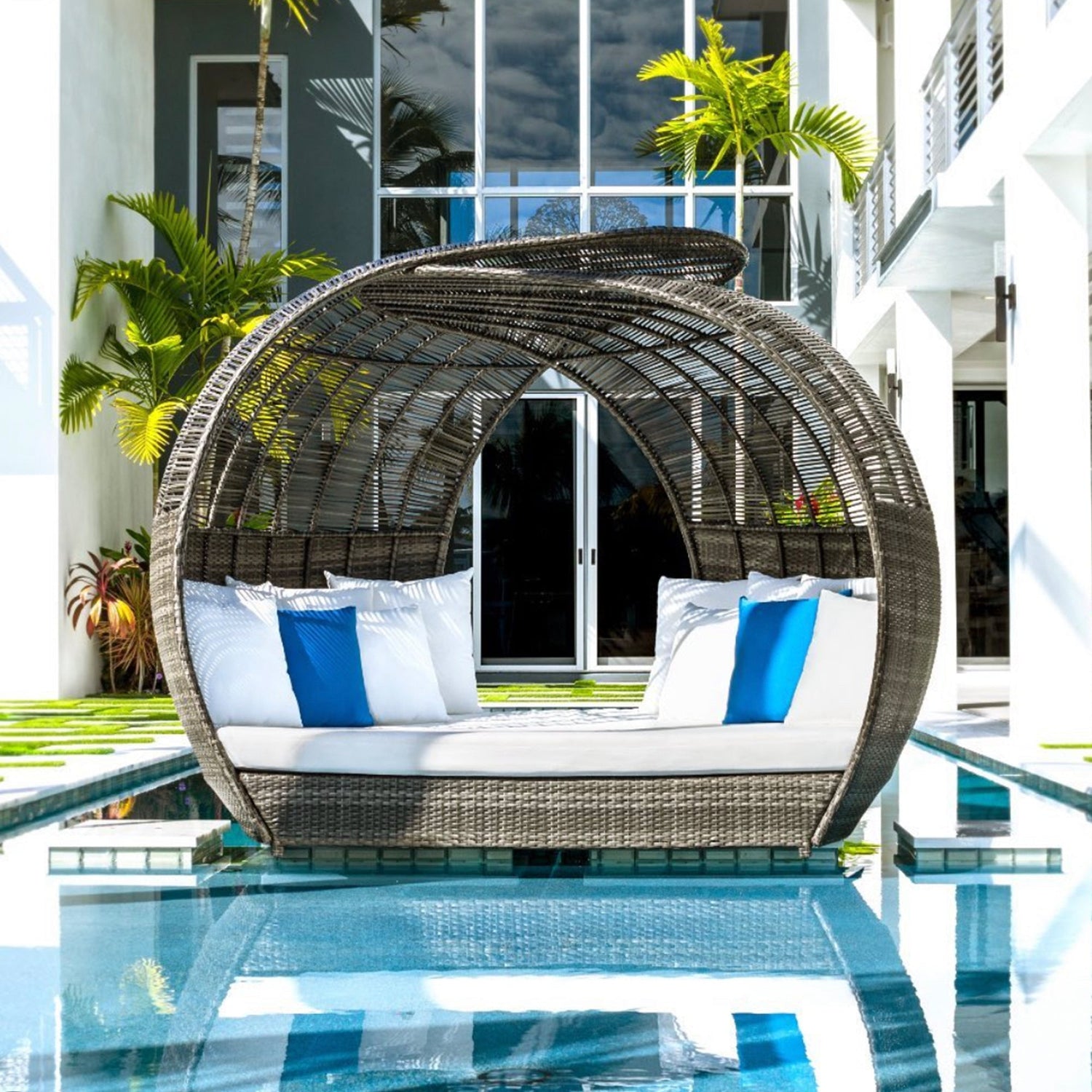 Outdoor Daybeds