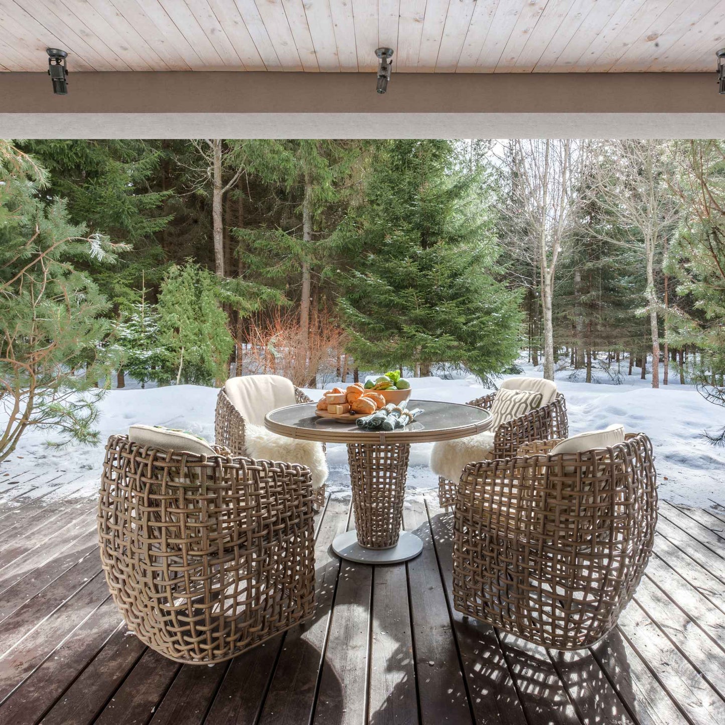 Dynasty 5-Piece Dining Set with Sunbrella Cushion