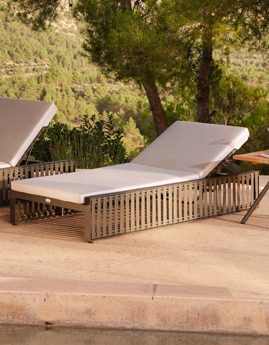 Horizon Chaise Lounger with Sunbrella Cushion