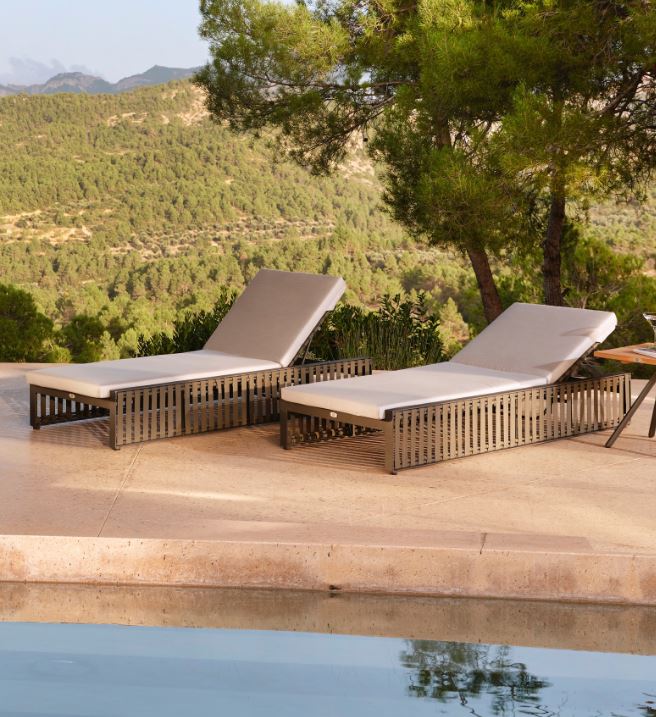 Horizon Chaise Lounger with Sunbrella Cushion
