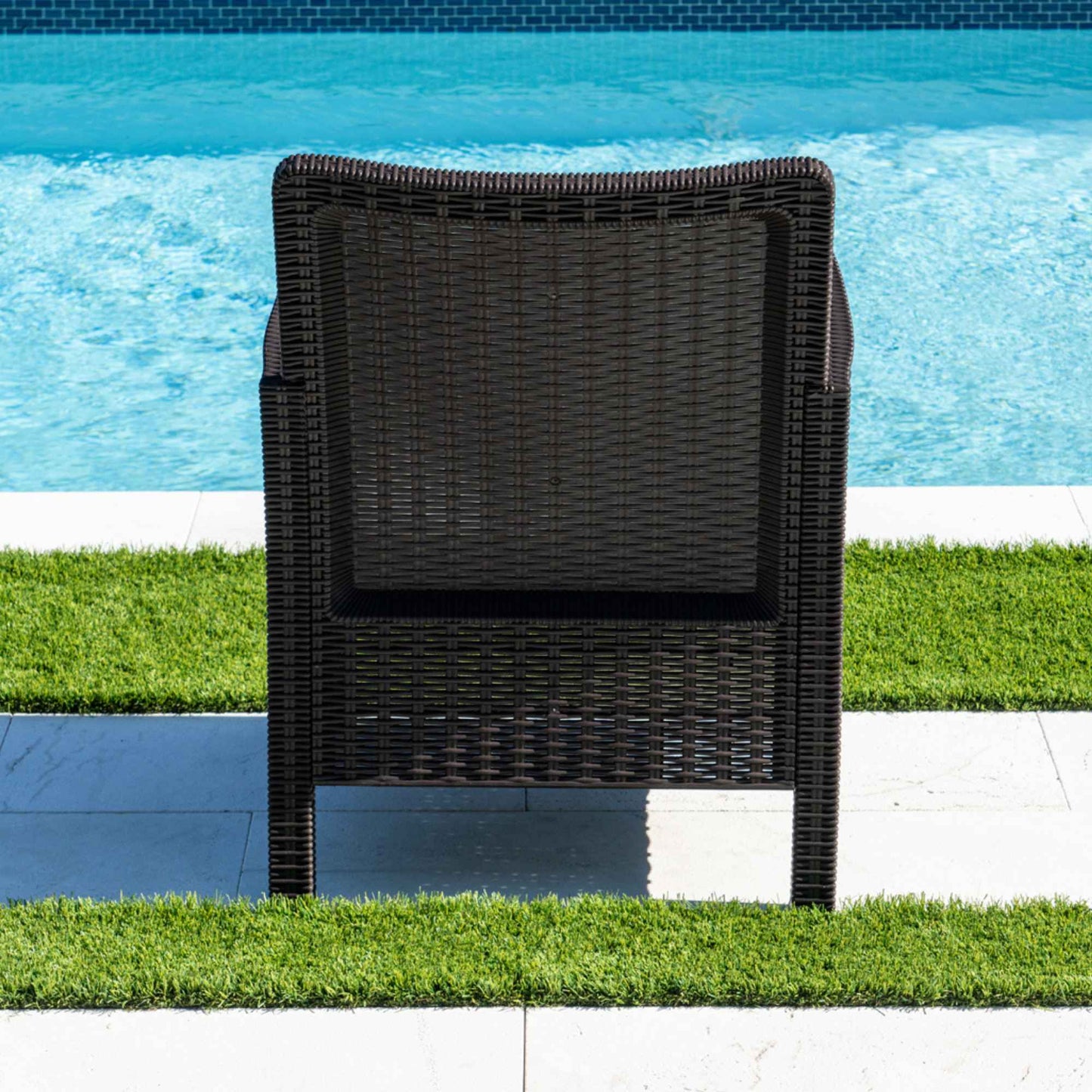 Nova Set of 2 Lounge Chairs W/Cushion